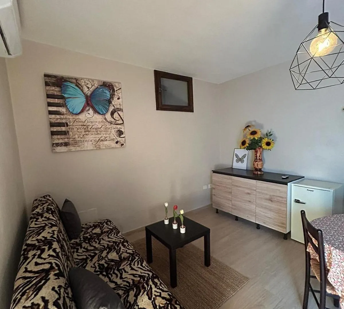 Casa Delle Farfalle Alberoro Apartment